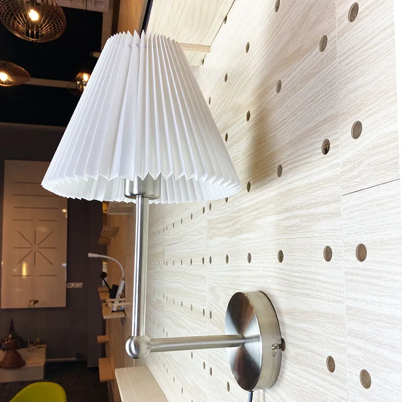 What is the significance of table lamp?