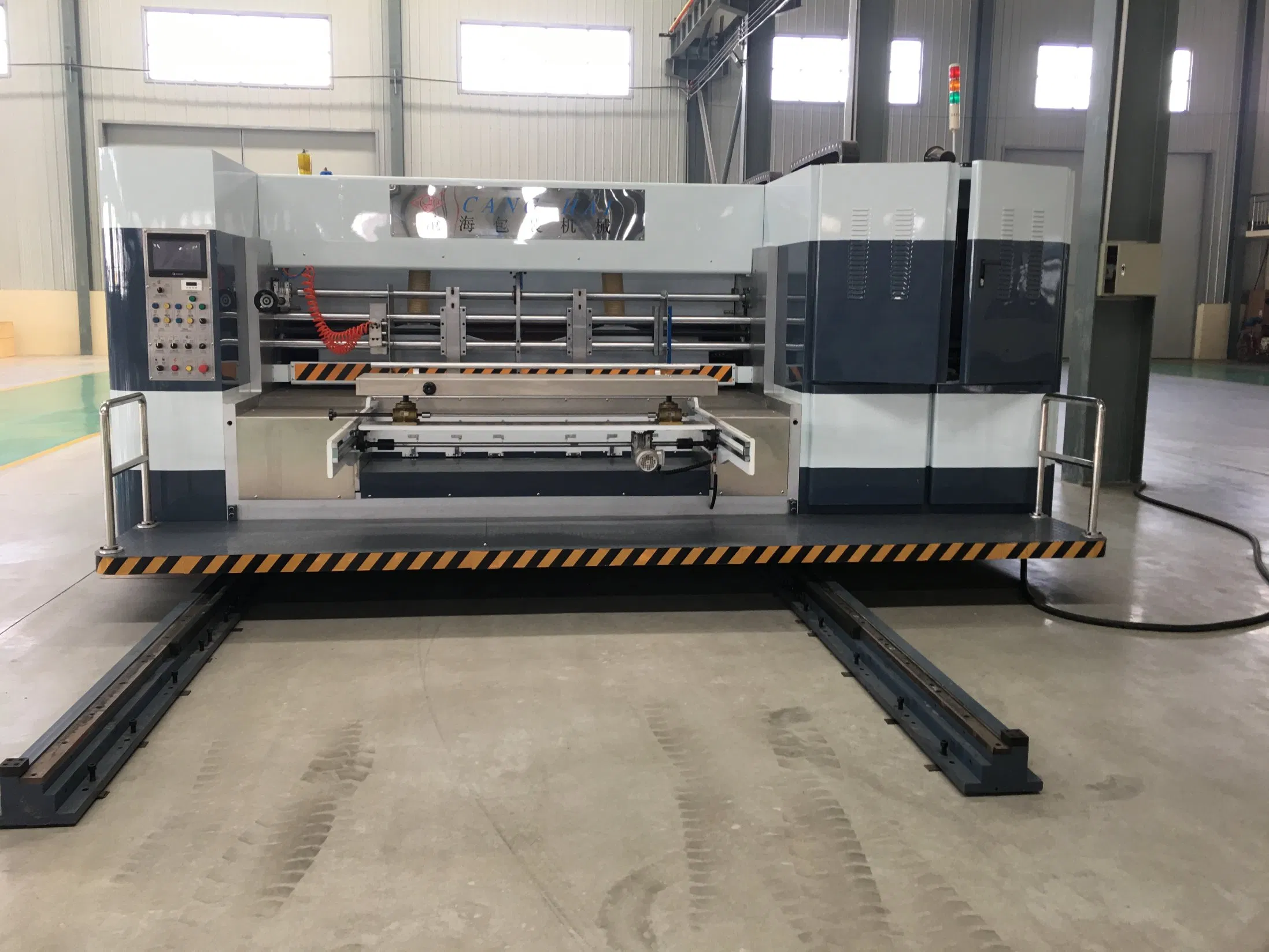 Zykm1224 Automatic High-Speed Printing Slotting and Die Cutting Machine for Papercard